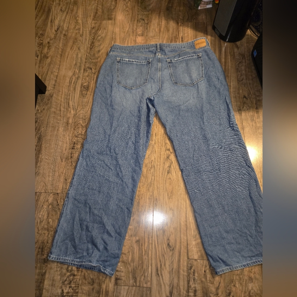 Hollister Light Blue Straight Leg Jeans - Picture 2 of 2